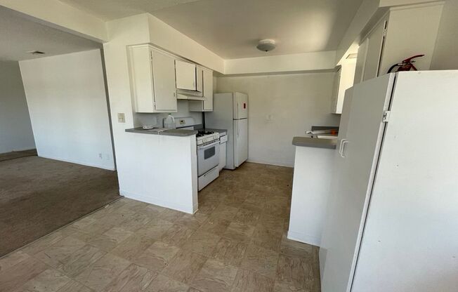 3 beds, 2 baths, $6,000, Unit 4