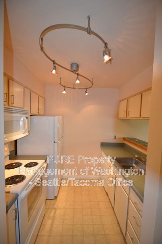506 E HOWELL ST