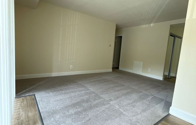 2 beds, 2 baths, 1,000 sqft, $1,875, Unit 14207 #201