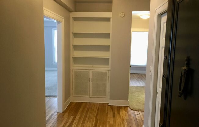 2 beds, 1 bath, 962 sqft, $1,525, Unit 1K