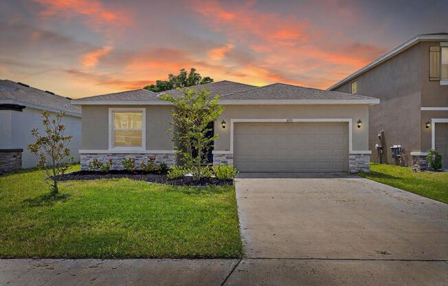 4 Bedroom / 2 Bath House