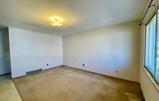 1112 CYPRESS DR
