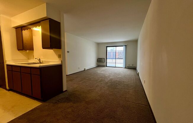 11322 W National Ave