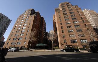 2 TUDOR CITY PL