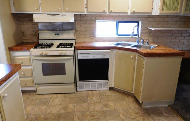 2 beds, 2 baths, $1,450
