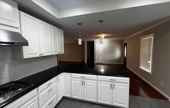 3 beds, 2 baths, $2,895