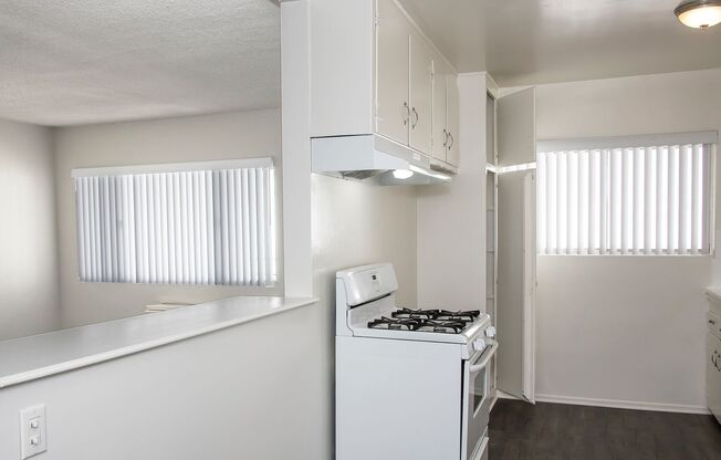 1 bed, 1 bath, 700 sqft, $2,050, Unit 9