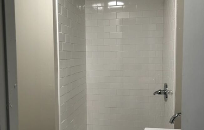 2 beds, 2 baths, $1,800