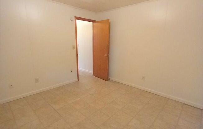 2 beds, 1 bath, 903 sqft, $1,240, Unit G-5