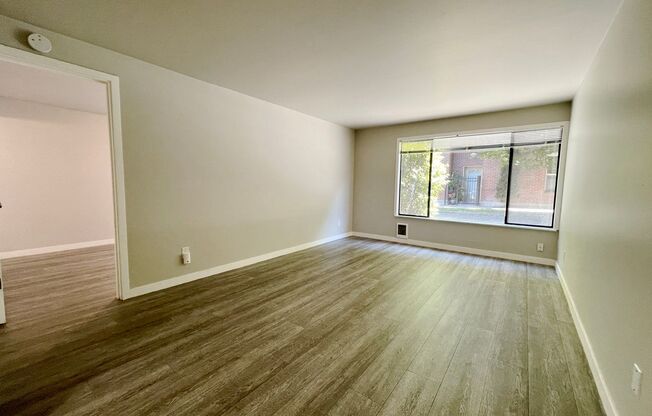 1 bed, 1 bath, 587 sqft, $1,550, Unit 28