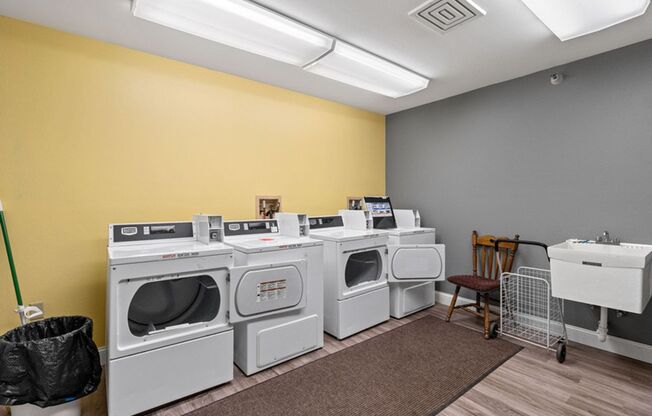 2 beds, 1 bath, 900 sqft, $995, Unit 2840-110