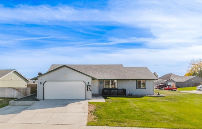 Corner Lot Home For Rent!