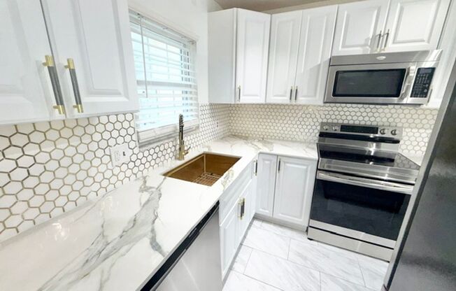 Apopka - 2 Bedroom, 2.5 Bathroom - $1,695.00