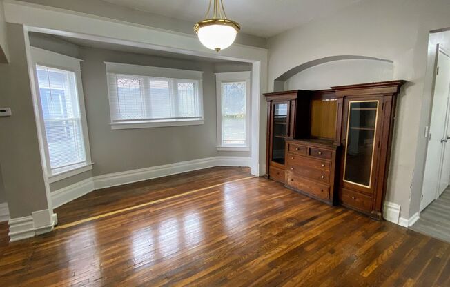 1054 Lafayette SE