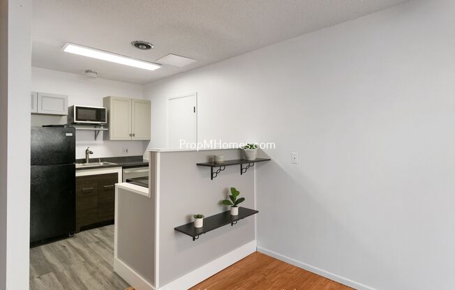 Charming 2-Bedroom Highland Hideaway - Fenced Patio!