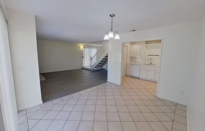 **Move-In Special** Spacious 3 Bedroom 2.5 Bathroom Townhouse in Garden Grove!