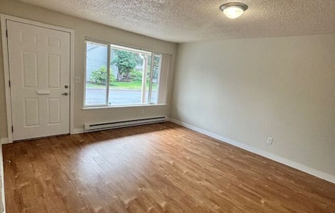 2 beds, 1 bath, $1,650, Unit 64