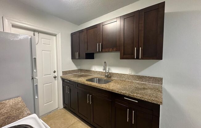 1 bed, 1 bath, $1,595, Unit 121