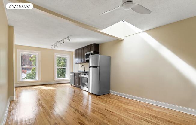 172 LAFAYETTE AVE