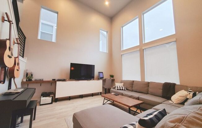 Beautiful 4 Bedroom Home, Bluffdale, 2827 sq ft, $3200/month, Updated