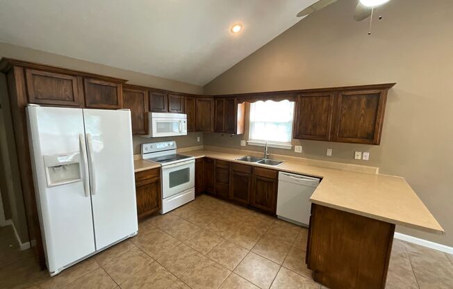 3 beds, 2 baths, $1,695