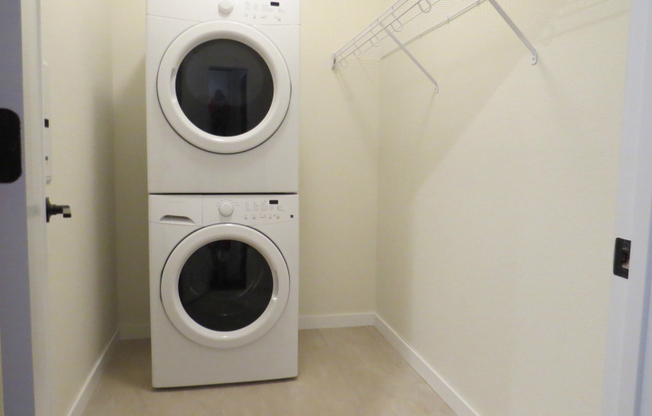 1 bed, 1 bath, 770 sqft, $1,745, Unit 212