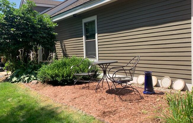 2 beds, 2 baths, 1,020 sqft, $2,500