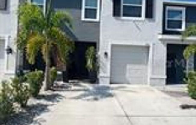 3 beds, 2.5 baths, $2,700