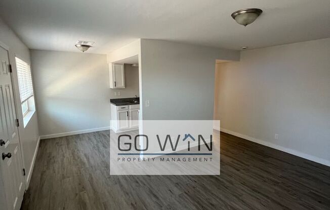 22 E Ingram St