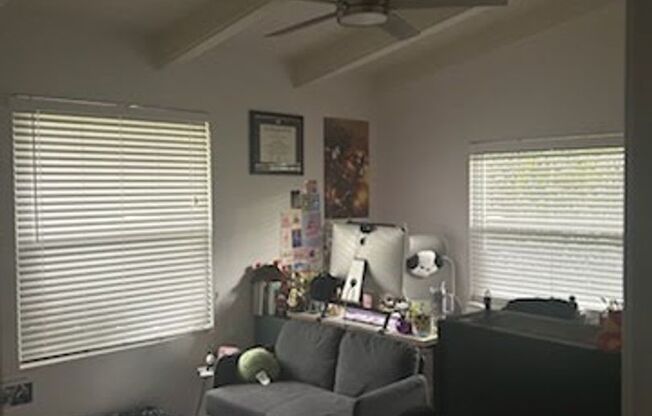 2 beds, 1 bath, $1,600