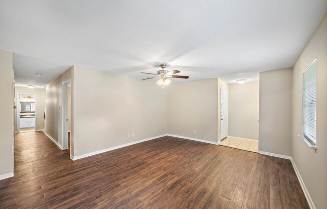 Lovely 3 Bedroom 2 Bath Duplex Home with Totally Private Backyard with Nice Wooden Privacy Fence!!