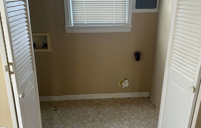 Charming 3 bed 1 bath!