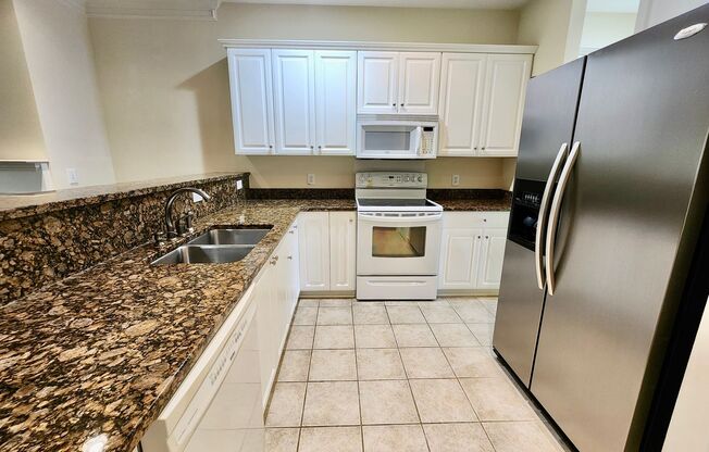 Luxury condo in Charleston National with garage - Mt. Pleasant