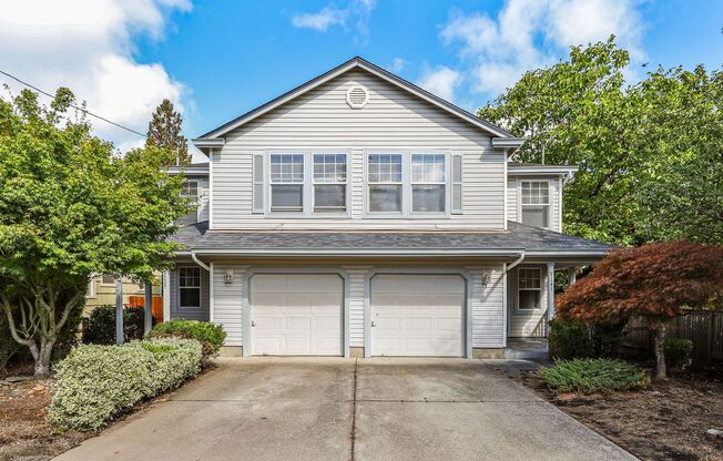 Great 2 story Townhome with Garage!