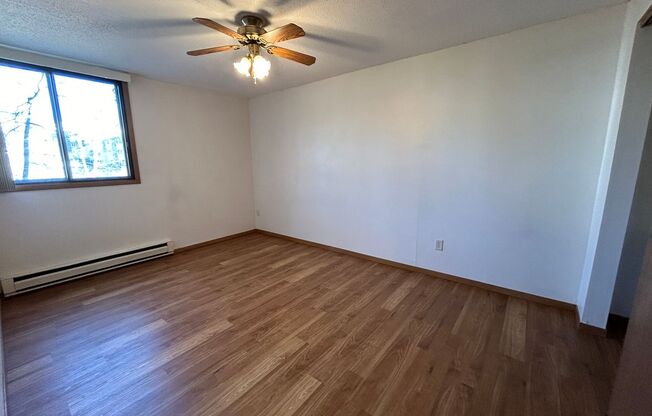 2 beds, 1 bath, $1,025