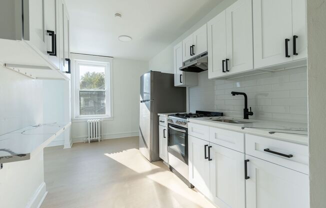 2 beds, 1 bath, 650 sqft, $1,395, Unit C8