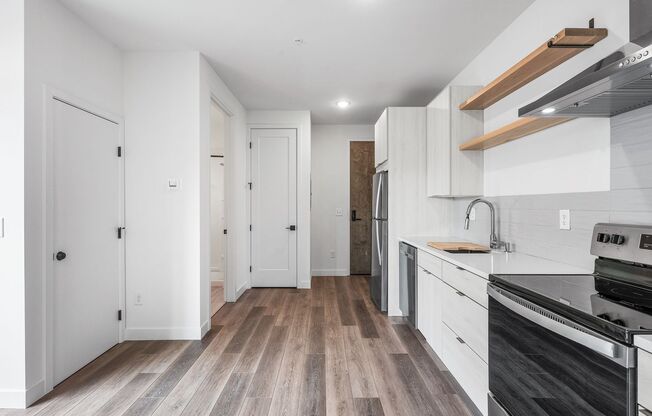 Studio, 1 bath, 400 sqft, $1,225, Unit 102