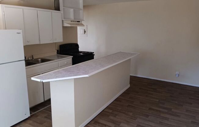 1 bed, 1 bath, $750, Unit 1