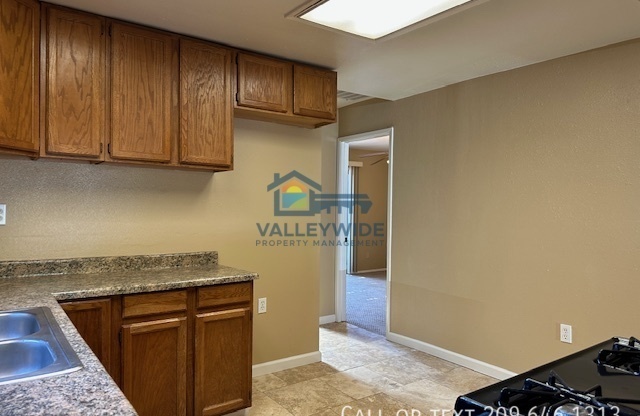 115 POPLAR AVE