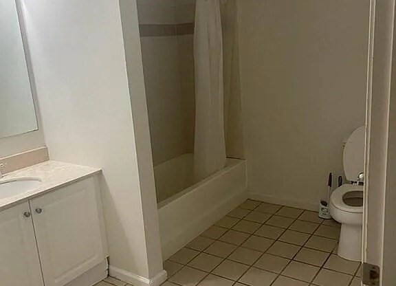 2 beds, 2 baths, 1,184 sqft, $2,800, Unit 805