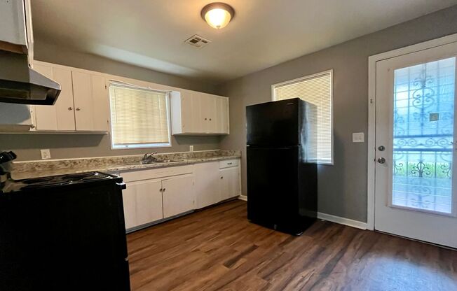 3 beds, 1 bath, $1,350