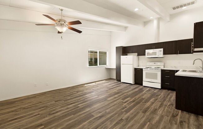 1 bed, 1 bath, 550 sqft, $1,250, Unit 014