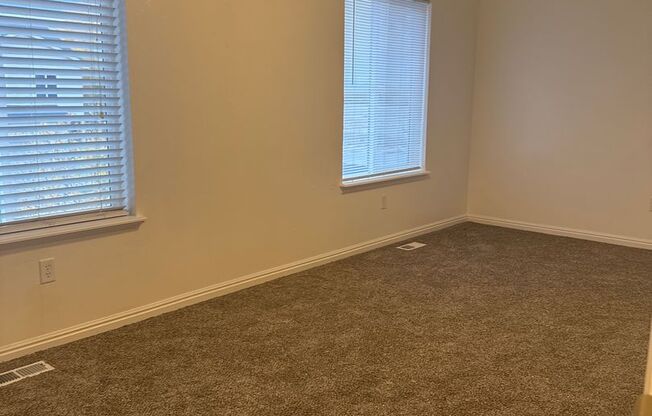 2 beds, 2 baths, 1,076 sqft, $1,350, Unit 9C