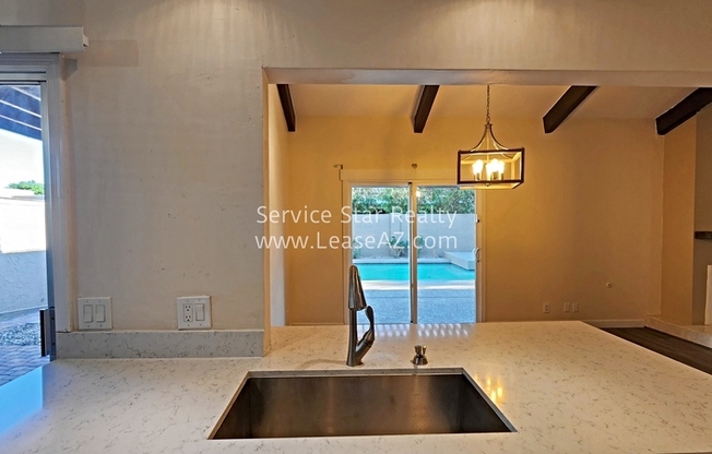 7310 E SOLCITO LN