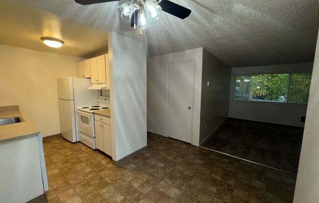 2 beds, 1 bath, 825 sqft, $1,250, Unit 477