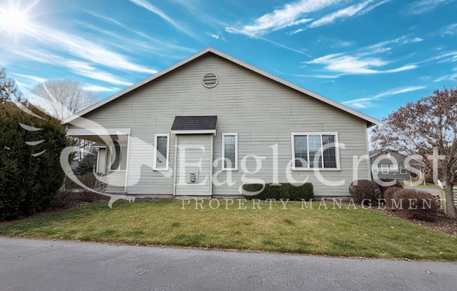 Spacious & Stylish 3-Bedroom Home in a Charming Neighborhood Near Walking Paths