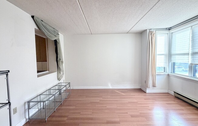 10 EUGENE CIR