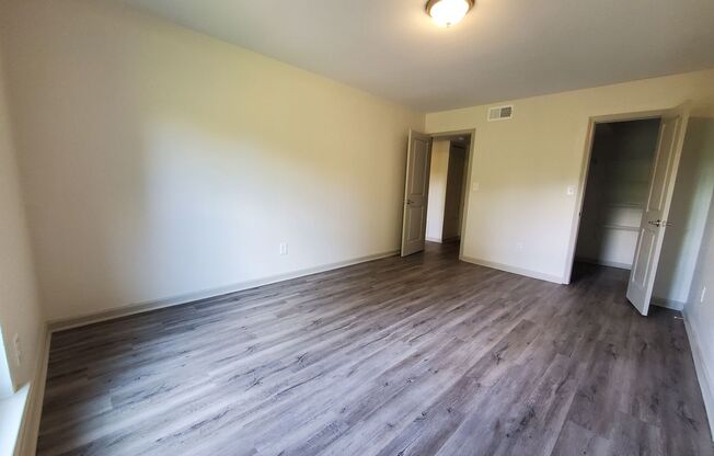 2 beds, 1 bath, 980 sqft, $1,650, Unit A10