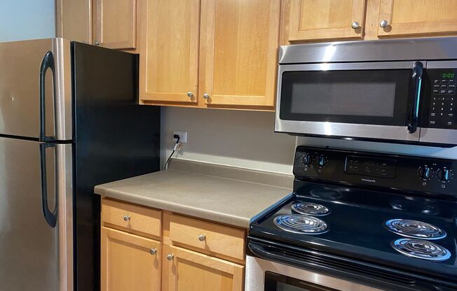 2 beds, 1 bath, 912 sqft, $1,345, Unit 1930215