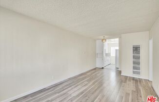 1 bed, 1 bath, 850 sqft, $1,800, Unit 11